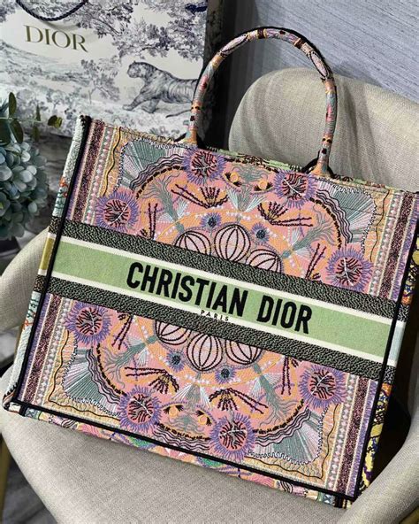 sac christian dior tote bag|christian dior tote bag colorful.